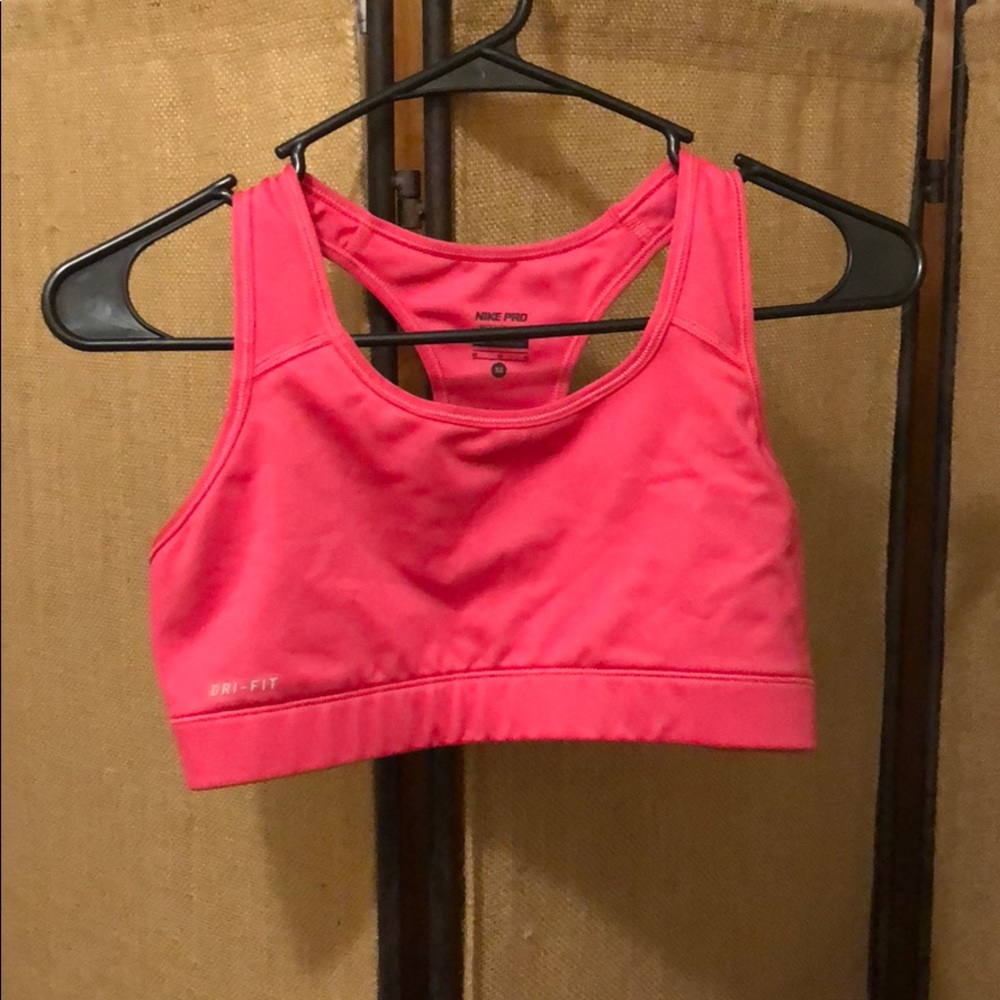sports bra
